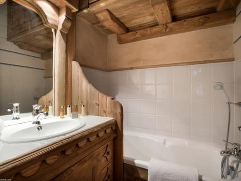 Courchevel 1850 Duplex Mezzanine 6 Pers, Ski aux Pieds, Parking - FR-1-575-2 Apartment in Saint-Bon-Tarentaise