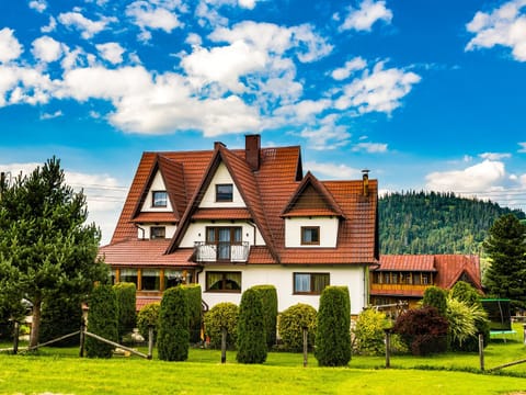 Property building, Natural landscape, Garden