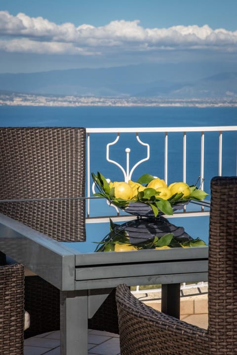 Balcony/Terrace, Sea view, Drinks