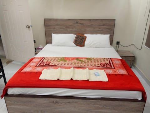 Pearl Cottage Guest House Bed and Breakfast in Karachi