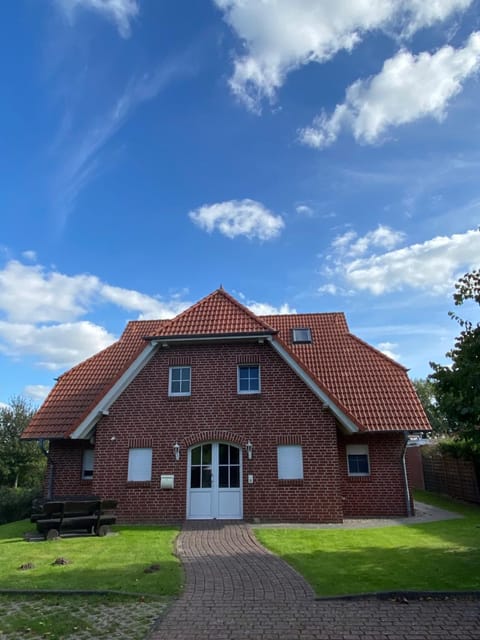 Facade/entrance, Garden