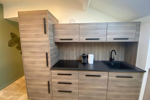 Coffee/tea facilities, Kitchen or kitchenette