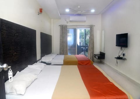 Bed, TV and multimedia, Bedroom, air conditioner