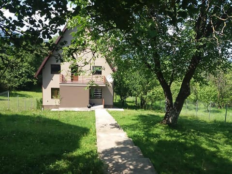 Property building, Facade/entrance, Garden