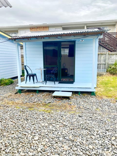 A Cozy Cabin for two in Hamilton East near to CBD and Waikato Hospital Cabin in Hamilton