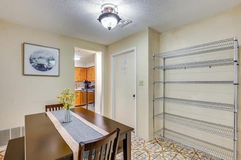 Relaxing Helotes Apt 7 Mi to UT at San Antonio! Apartment in San Antonio