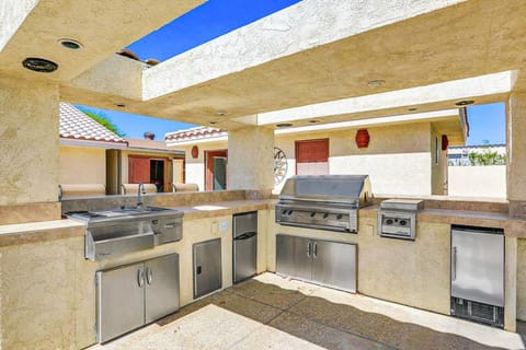 Cool Pool Retreat House in Bermuda Dunes