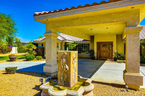 Cool Pool Retreat House in Bermuda Dunes