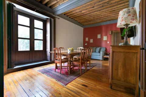 TV and multimedia, Balcony/Terrace, Kitchen or kitchenette, Living room, Seating area, Dining area