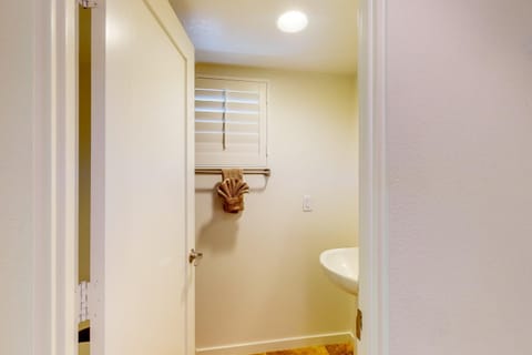 Escape to Escena House in Cathedral City