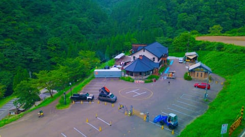 Property building, Natural landscape, Parking