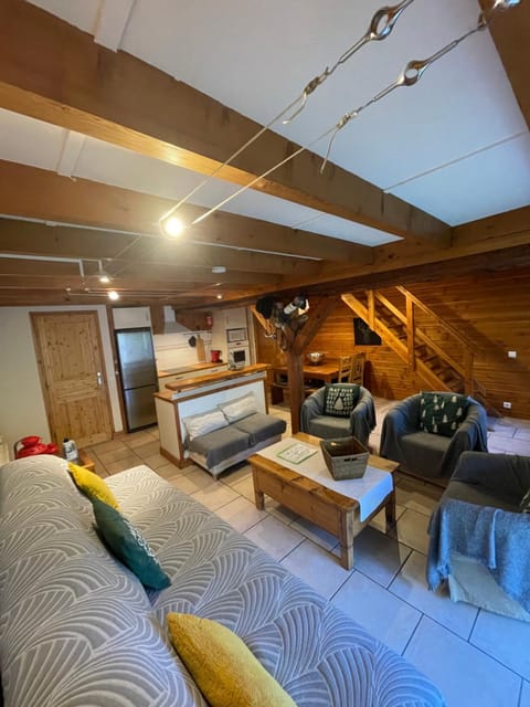 Le CHAL HEUREUX bel appartement dans vieille ferme de montagne rénovée Apartment in Provence-Alpes-Côte d'Azur