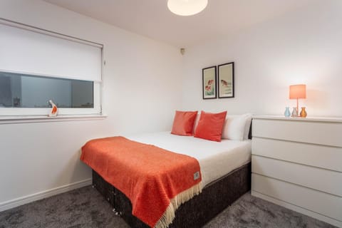 Walker Suite No73 - Donnini Apartments Condo in Kilmarnock