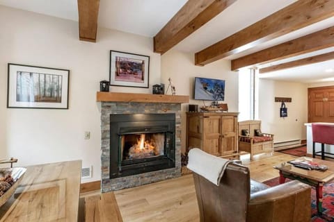 1 Bedroom Antlers Vacation Rental With Incredible Slopeside Views And Just A Short Walk To Gondola And Lionshead Village Condominio in Lionshead Village Vail