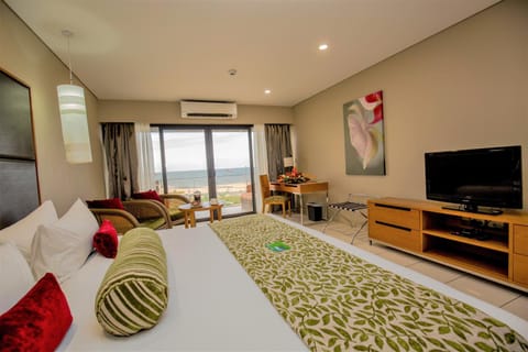 Bed, Steam room, TV and multimedia, View (from property/room), Balcony/Terrace, Beach