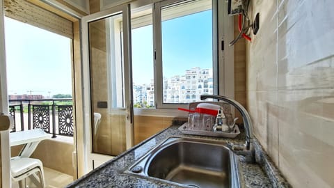 Enjoy Your Vacation Here, Close to The Beach, Only 1 minute Walk!! Condo in Tangier-Tétouan-Al Hoceima
