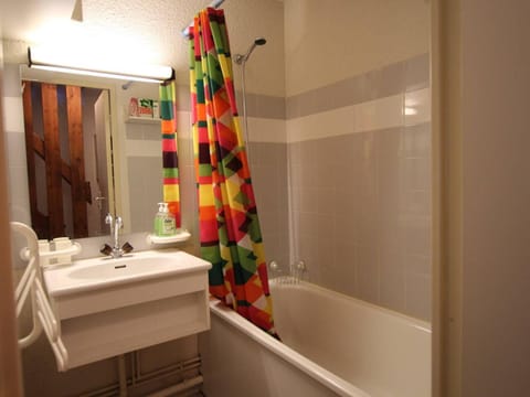 Montgenèvre : Duplex 6 pers, skis aux pieds, proche centre, vue ouest, parking inclus, animaux acceptés - FR-1-330D-113 Apartment in Montgenèvre