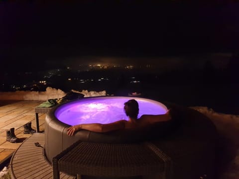 Hot Tub, Lake view