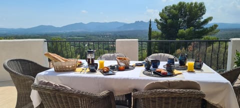 Corniche du Paradis Bed and Breakfast in Roquebrune-sur-Argens