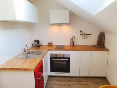 Yellow Studio Apartment in Hauts-de-France