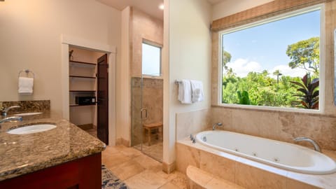 Mauna Lani Luxury Vacation Villas - CoralTree Residence Collection Hotel in Puako