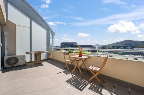 Spacious Ensuite Room in a City Centre Duplex Apartment-2 Condominio in Canberra