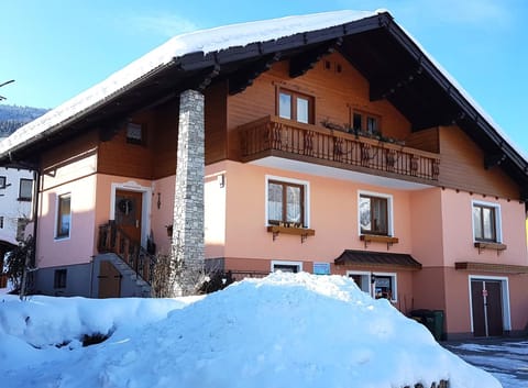 Property building, Facade/entrance, Winter