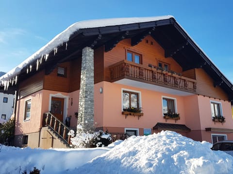Property building, Facade/entrance, Winter