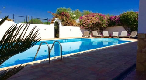 Villa Chanteria Carvoeiro fabulous 7 bedroom 7 bathroom villa with AC short walk to the beach Villa in Carvoeiro