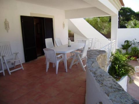 Villa Vale Do Lobo 186 - 4 Bedroom villa - WiFi and Air conditioning - Great for families Chalet in Quarteira