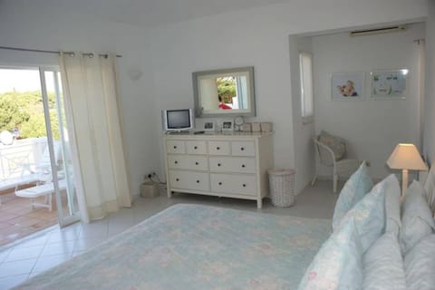 Villa Vale Do Lobo 186 - 4 Bedroom villa - WiFi and Air conditioning - Great for families Villa in Quarteira