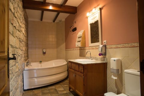 Trisileja en Posada La Busta Bed and Breakfast in Western coast of Cantabria