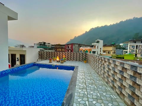 Day, Natural landscape, Mountain view, Pool view, Swimming pool, Swimming pool, sunbed