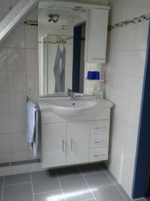 Ferienwohnung Möwe, Perle im Dreieck Bensersiel, Neuharlingersiel, Esens Apartment in Neuharlingersiel