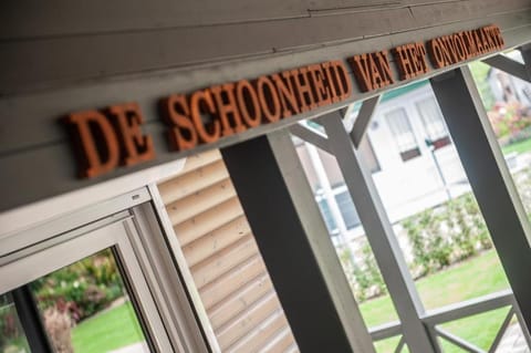 Prachtige chalet Wabi Sabi aan het water! Chalet in Flanders