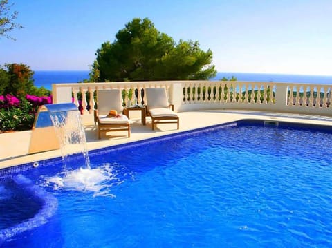 Villa Increible - 5 bedroom luxury villa - Great pool and terrace area with stunning sea views Villa in San Jaime Mediterráneo