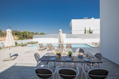 Villa Ochosto Eos - Luxury 5 Bedroom Protaras Villa with Private Pool - Close to the Beach Villa in Protaras