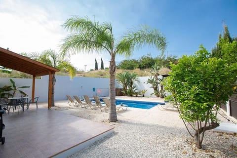 Villa Kanthos - Beautiful 4 Bedroom Protaras Villa with Pool - Close to the Beach Chalet in Protaras