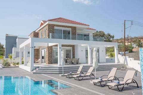 Villa Protara Chrysos - Beautiful 5 Bedroom Protaras Villa - Walking Distance to Fig Tree Bay Villa in Protaras