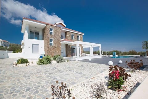 Villa Protara Chrysos - Beautiful 5 Bedroom Protaras Villa - Walking Distance to Fig Tree Bay Villa in Protaras