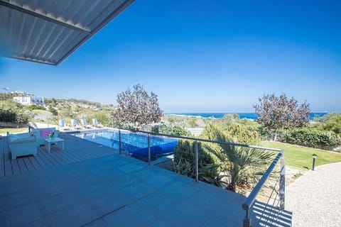 Villa Kono Sunshine - Luxury 4 Bedroom Cape Greco - Villa Close to Beach with Panoramic Views Villa in Protaras