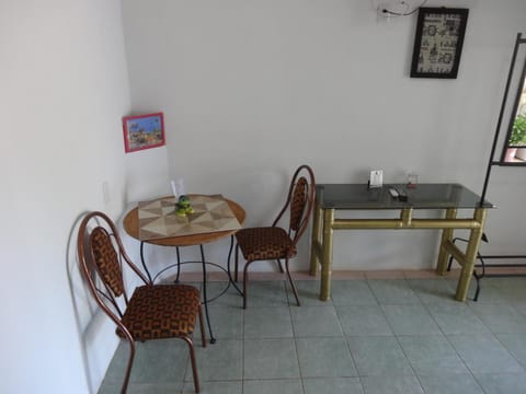 Habitaciones-cómodas-aire-wifi-tv-cerca de playa-!!excelente precio ii Condo in Manzanillo