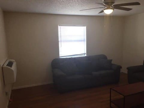 One bedroom close to Fort Sill! Condo in Lawton