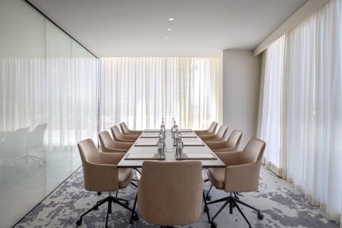 Meeting/conference room