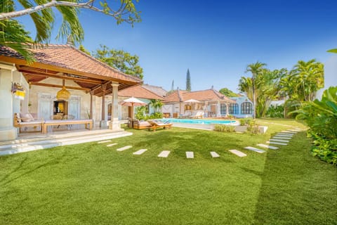 Villa Cologne - 6 BDR Villa, 2 Private Pools & Huge Garden, Walk to the Beach Villa in Kuta
