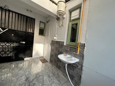 Cozy Nest - Garden Facing Apartment with Kitchen Eigentumswohnung in Chandigarh