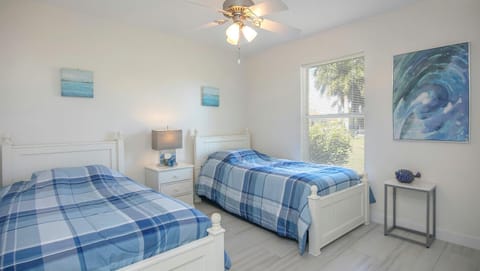!NEW! Villa Surfside House in Cape Coral