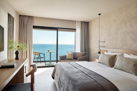 Bed, Photo of the whole room, Bedroom, Sea view, hair dresser