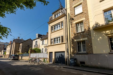Property building, Neighbourhood, Street view, Location