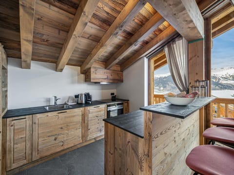 Chalet neuf, spacieux et moderne, en plein cœur de Courchevel Village, proche des pistes, 14 couchages - FR-1-562-1 Chalet in Saint-Bon-Tarentaise